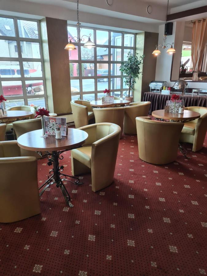 Hotel Montenegro Bruntál Εξωτερικό φωτογραφία