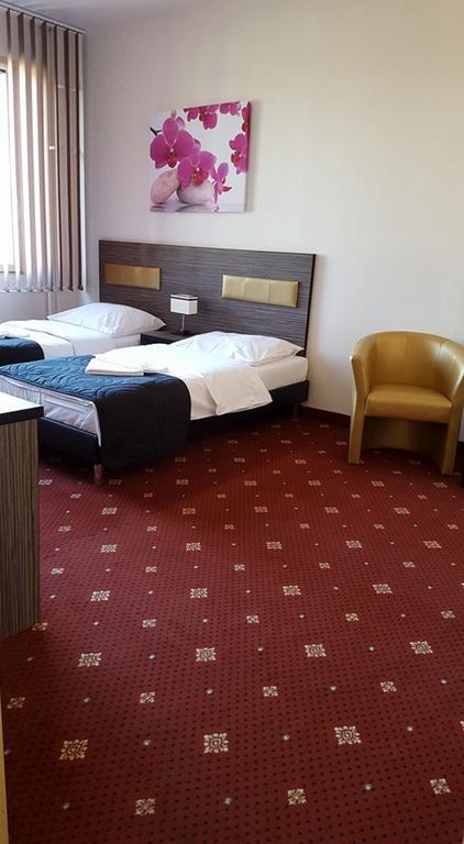 Hotel Montenegro Bruntál Εξωτερικό φωτογραφία