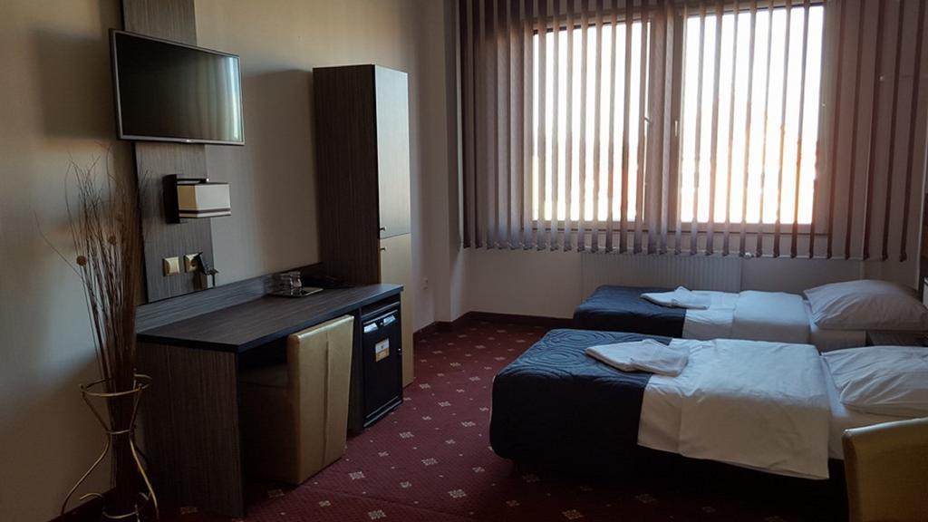Hotel Montenegro Bruntál Εξωτερικό φωτογραφία